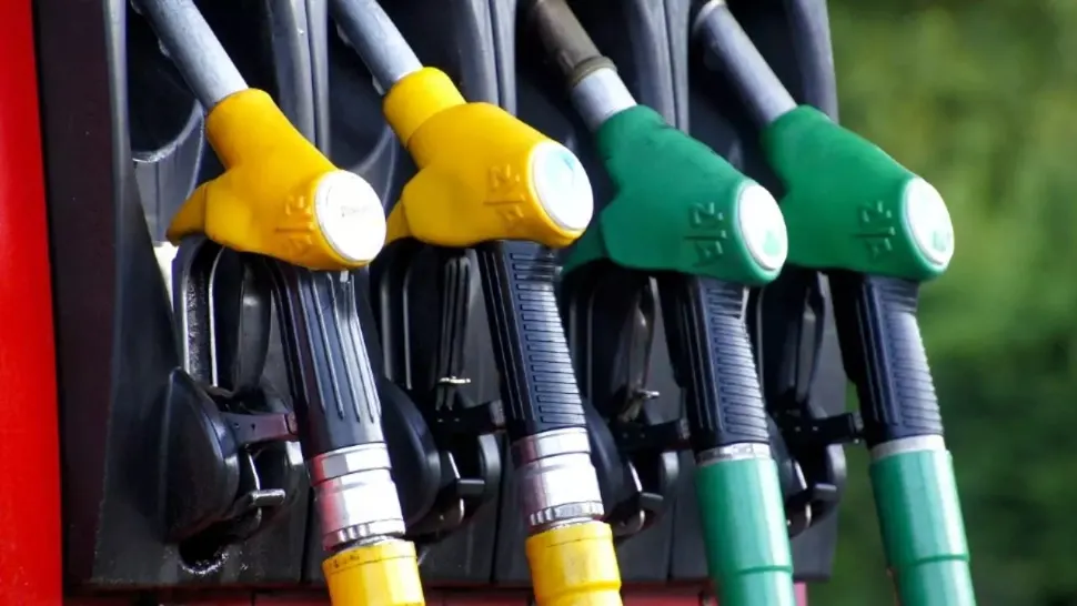 Cât costă benzina și motorina, sâmbătă, 14 martie. E a opta scumpire de la începutul lunii