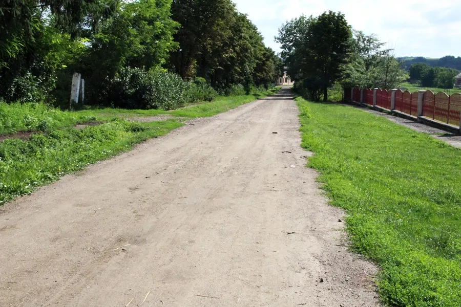Licitație pentru refacerea a două drumuri afectate de alunecările de teren