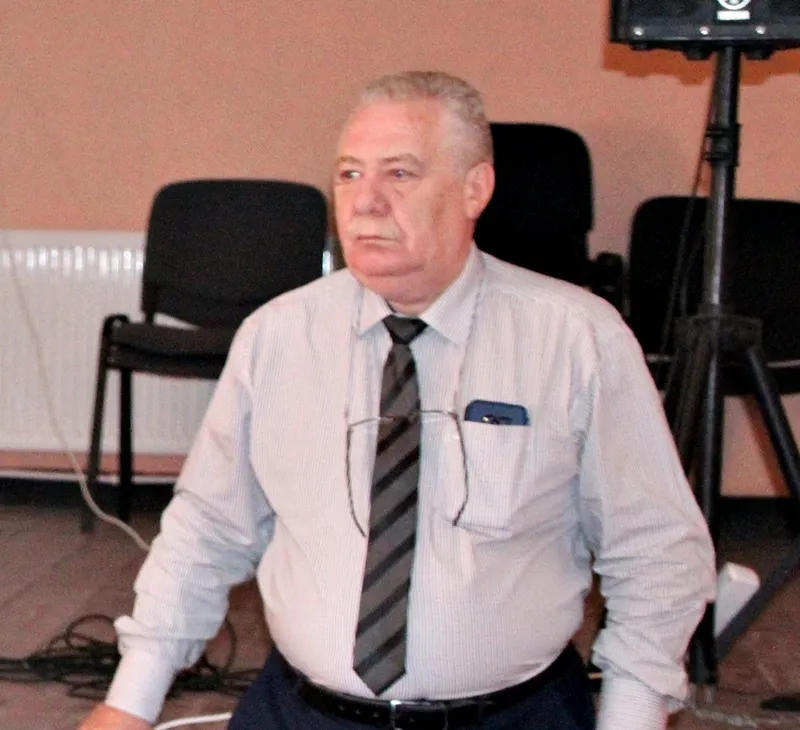Scade numărul asistaților social? Cine refuză un loc de muncă, un an nu mai primește bani de la stat