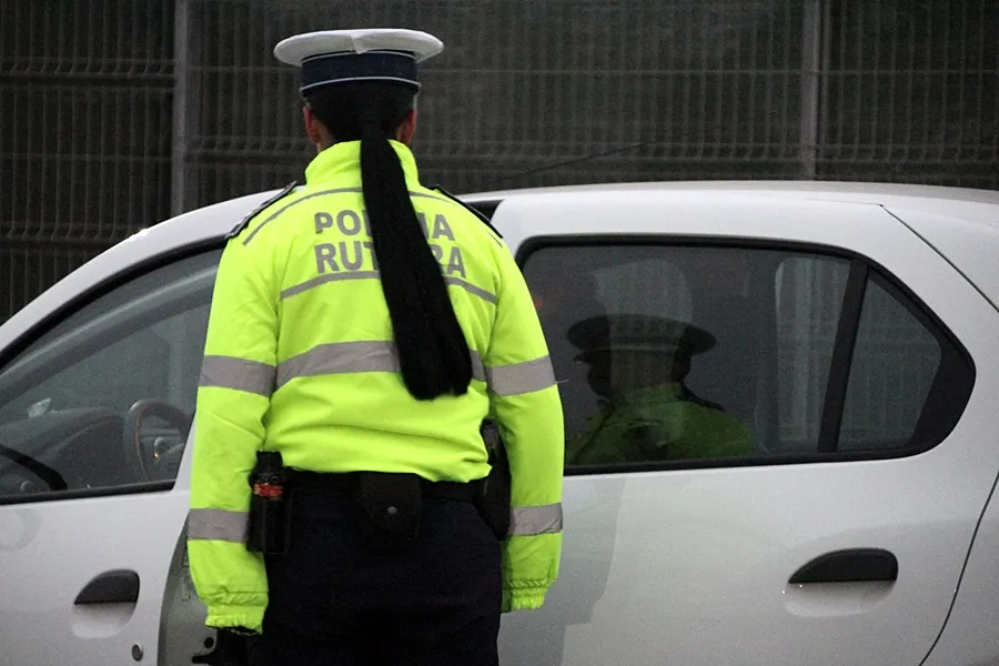 90 de amenzi, permise și certificate reținute, în urma unei acțiuni de amploare a poliției
