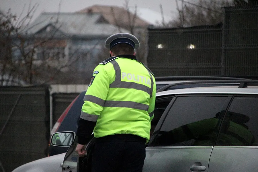 Tânăr de 18 ani lăsat fără permis. Avea o alcoolemie de 0,41 mg/l