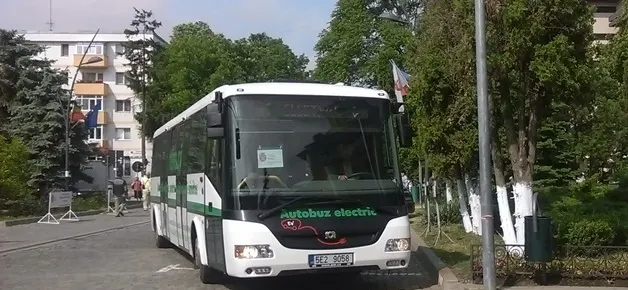 Orașul de unde a pornit răscoala de la 1907 își cumpără autobuze electrice pe bani europeni