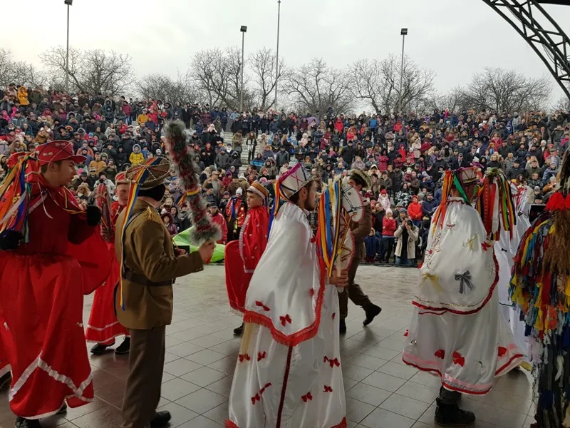Festival de datini și obiceiuri cu peste 2000 de oameni la Pomârla