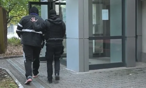 Botoșănean implicat într-o rețea de trafic de minori, viol, proxenetism şi exploatarea cerșetoriei