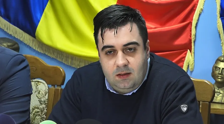 Ministrul Transporturilor a venit cu tolba plină de promisiuni: Peste 110 kilometri de asfalt în 2019 VIDEO