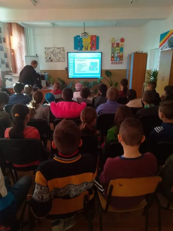 Dezbatere despre drepturile copilului la școala Gorbănești
