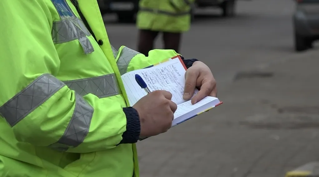 Minor cercetat după ce a furat 1300 de lei