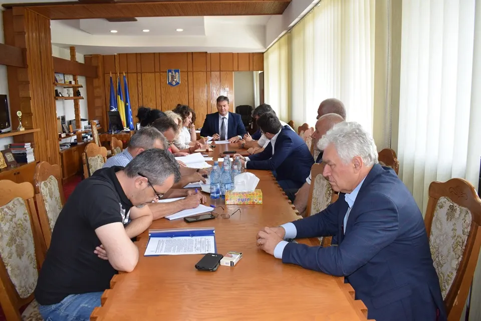 Sindicalițtii Urban Serv convocați la Prefectură