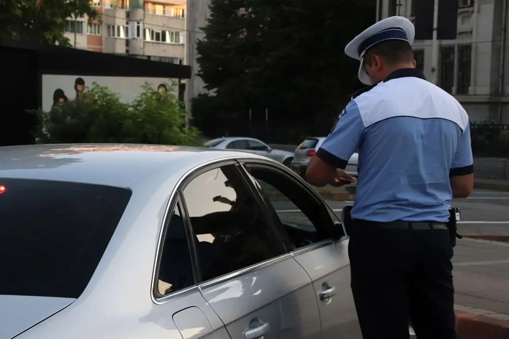 Aproape 100 de amenzi, un permis și 2 certificate reținute, într-o singură zi