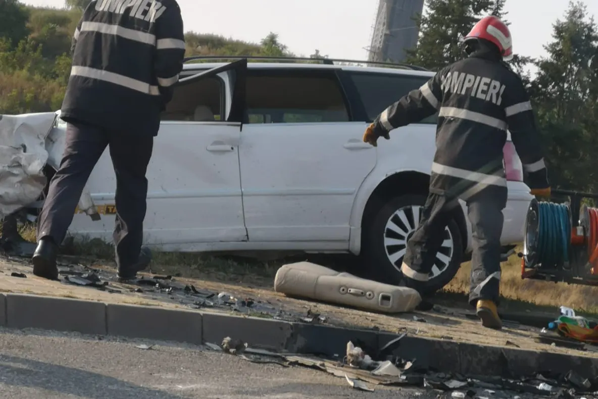 ACCIDENT cu un mort și doi răniți la ieșirea din municipiul Botoșani