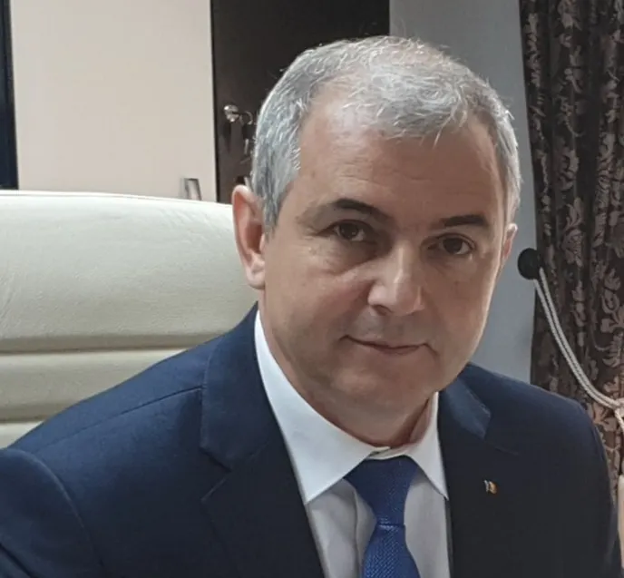 Un primar a anunțat pe facebook că nu mai face zilele orașului. Au urmat zeci de comentarii