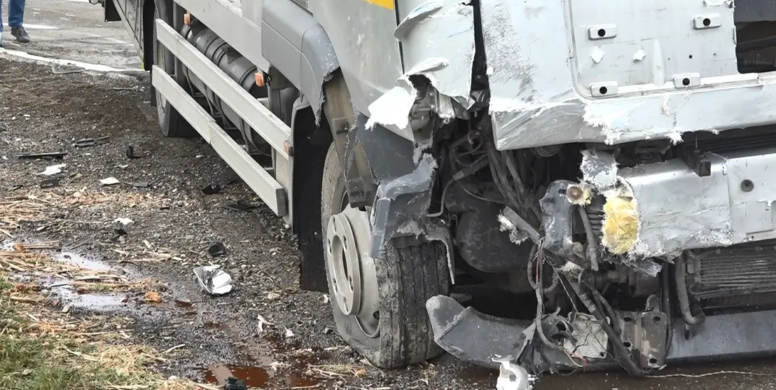 Un individ beat și fără permis a ajuns cu mașina în șanț