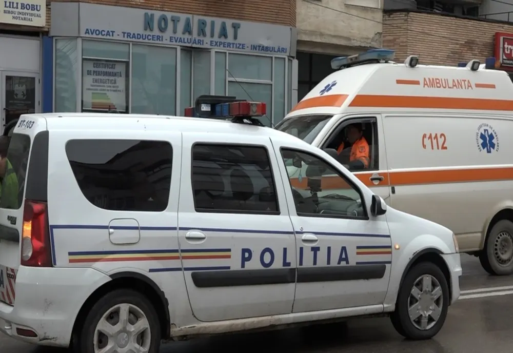 Accident la Săveni. O femeie și un copil de 8 ani au ajuns la spital