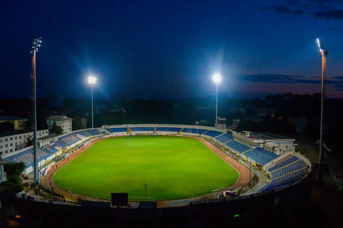 Proiectul de modernizare al stadionului este pasat între viceprimar și primar