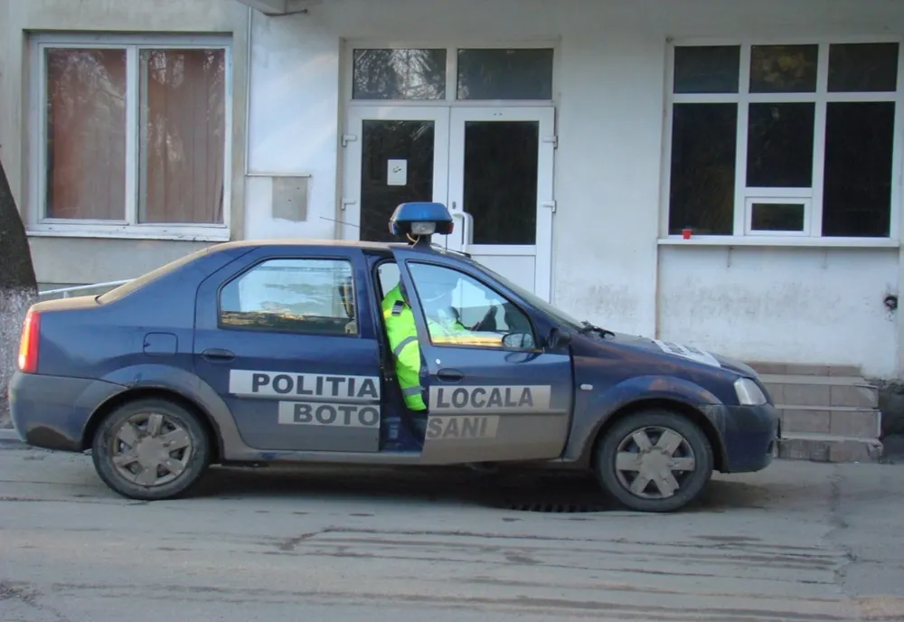 Botoșănean amendat pentru că înjura oamenii care ieșeau dintr-un magazin