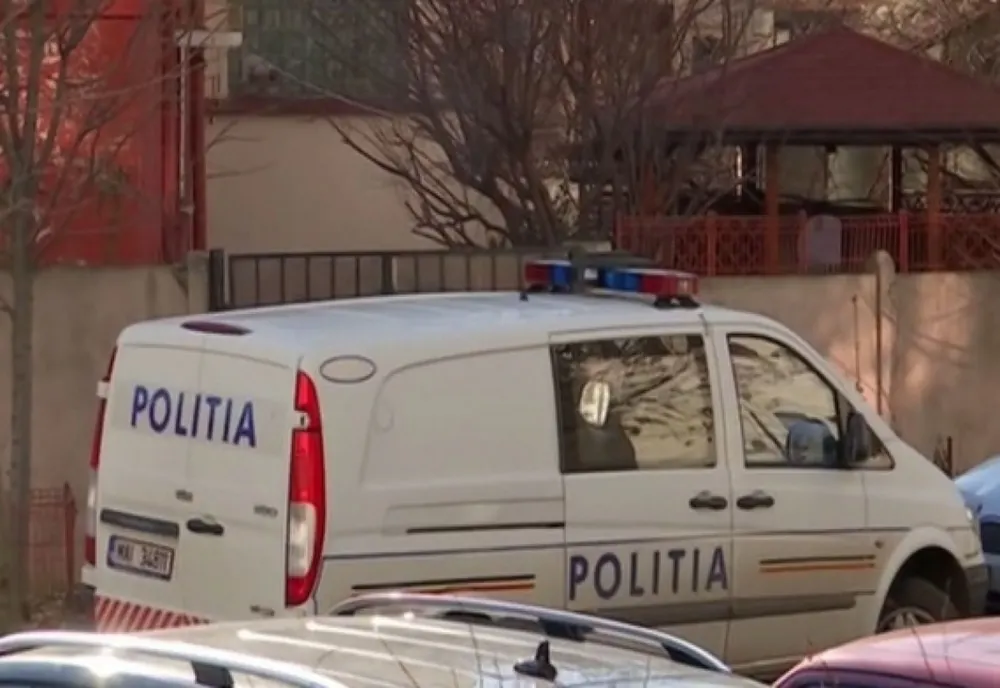 Patron cercetat pentru că și-a amenințat, hărțuit și lovit o fostă angajată