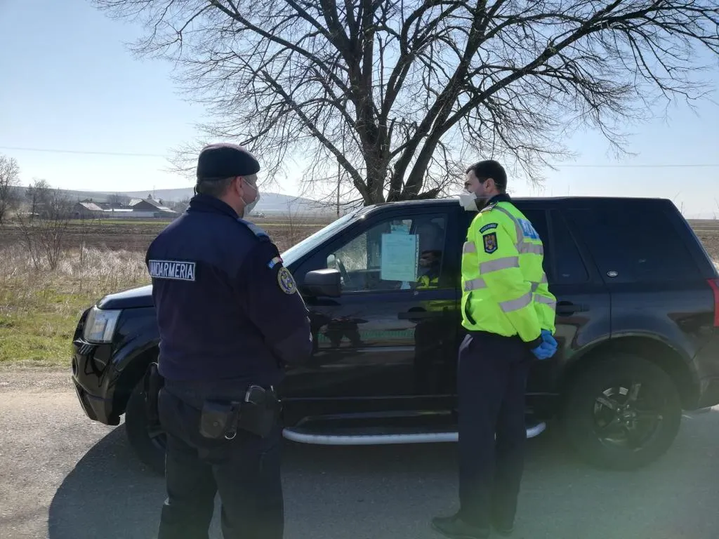 Peste 100 de botoșăneni opriți de polițiști. Toți aveau adeverințe valabile