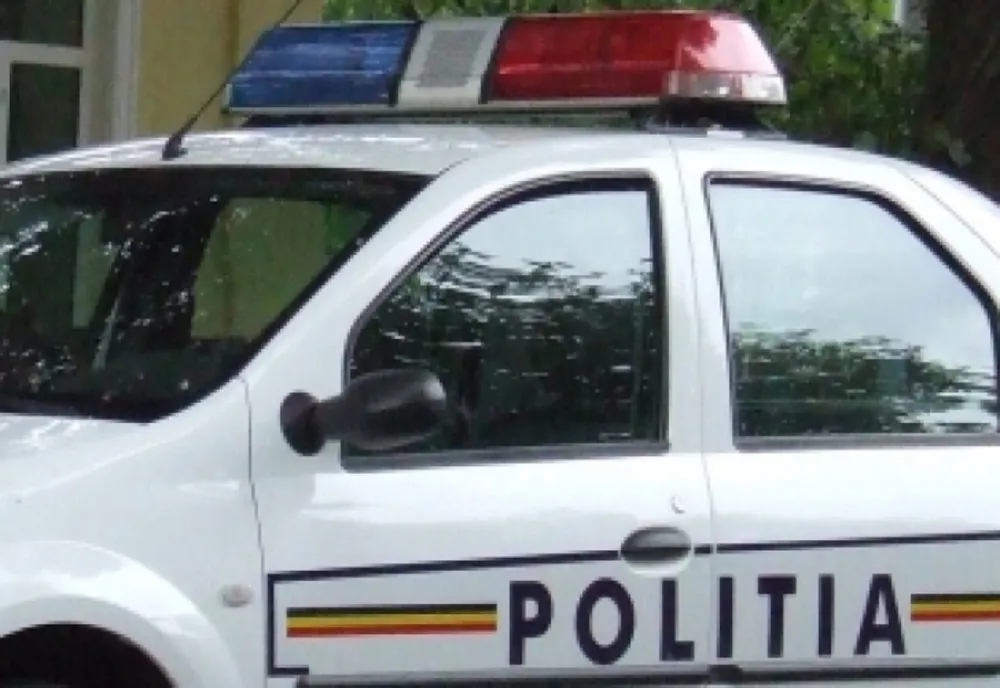 Tânăr amendat cu 15.000 lei pentru că a prezentat o adeverință falsă