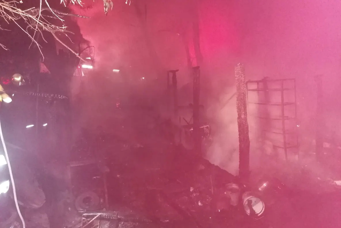 Incendiu la o casă din Botoșani. Un bătrân de 86 ani a murit