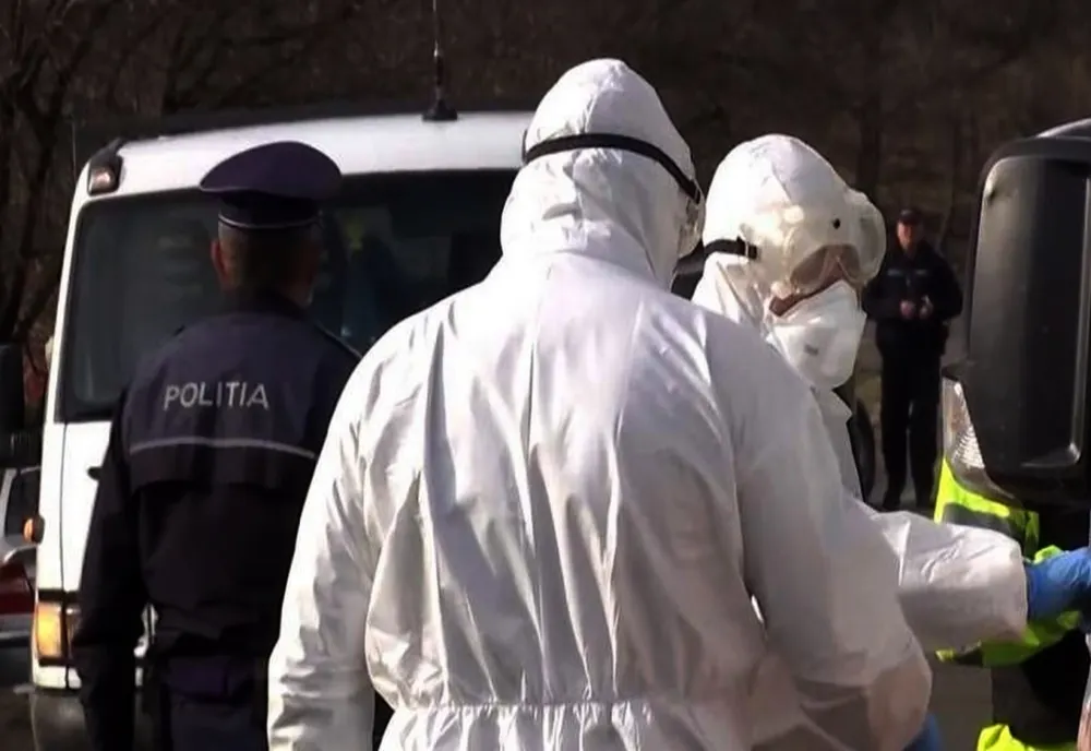 Trei botoșăneni amendați cu câte 2000 de lei și introduși în carantină 14 zile