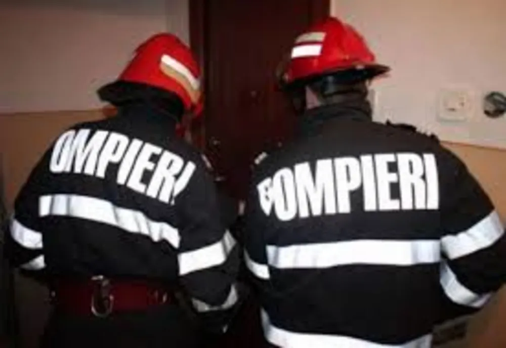 Bătrână salvată, în ultima clipă, de pompierii botoșăneni