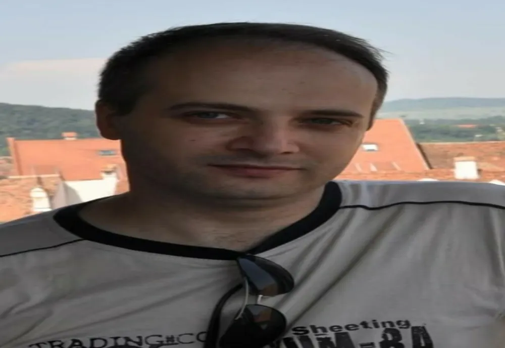 Medic erou, ars pe 40% din suprafața corpului, după ce a scos răniții PE BRAȚE din foc. Doctorul va fi transferat în Belgia mâine