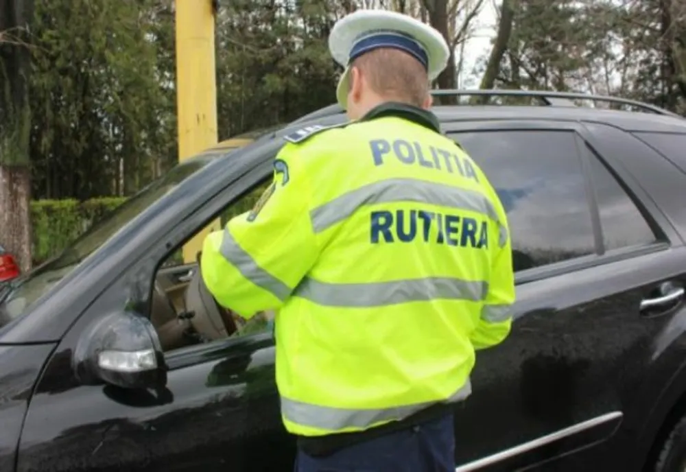 Dosar penal pentru un bărbat din Botoșani, după ce l-au oprit polițiștii la Flămânzi