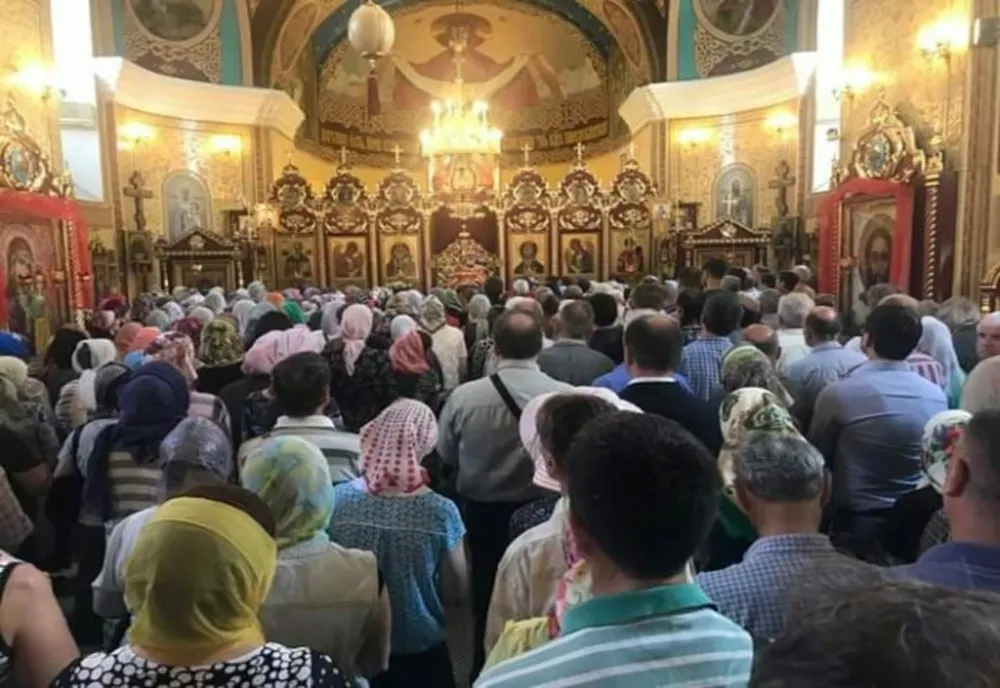 Şase preoţi amendaţi fiindcă nu au respectat normele anti-COVID 19 