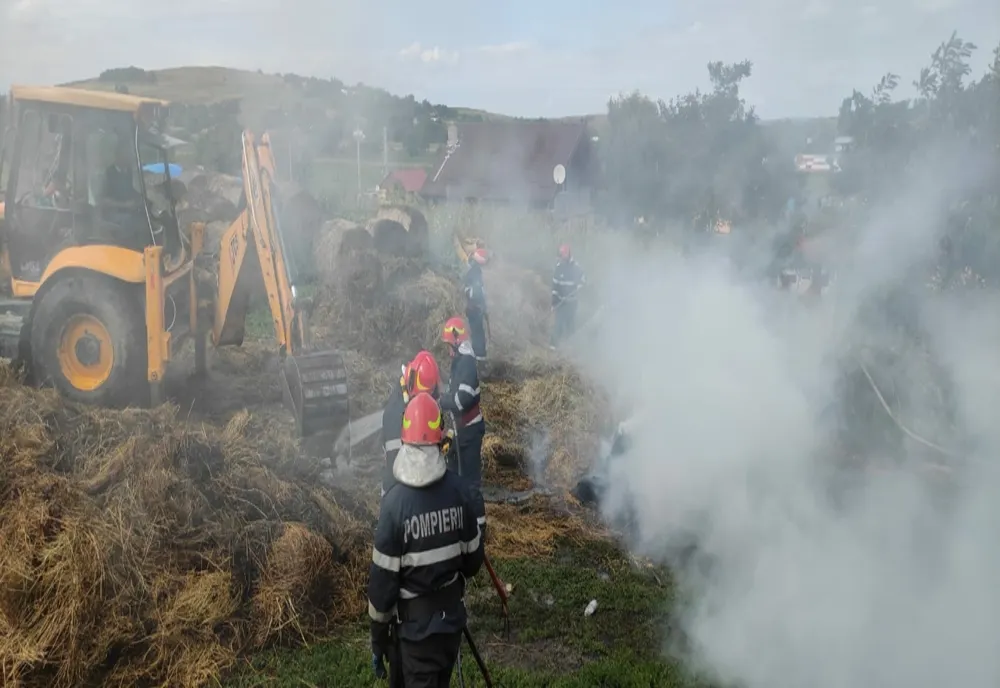 Șase tone de furaje au ars într-o gospodărie din Cobâla