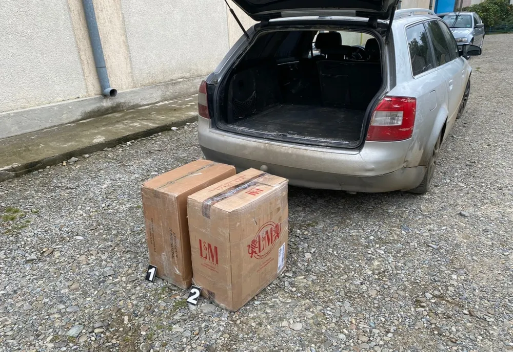 Cărăuşi de ţigări de contrabandă opriţi în trafic de poliţiştii de frontieră