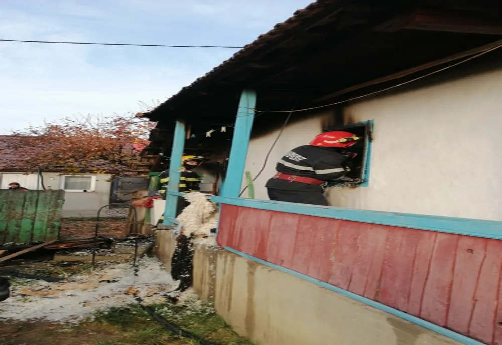 Locuință aprinsă de un scurtcircuit