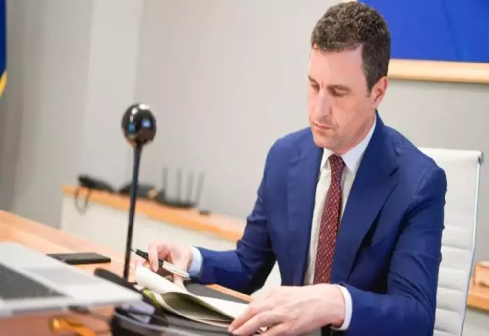 Tanczos Barna le recomandă românilor montarea centralelor pe lemne: „Trebuie să venim cu un program naţional pe acest domeniu”