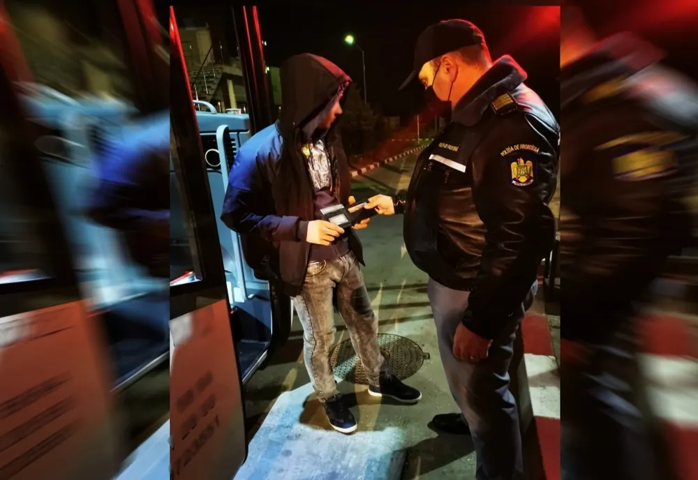 Carte de identitate falsă procurată cu 150 de euro, descoperită de poliţiştii de frontieră