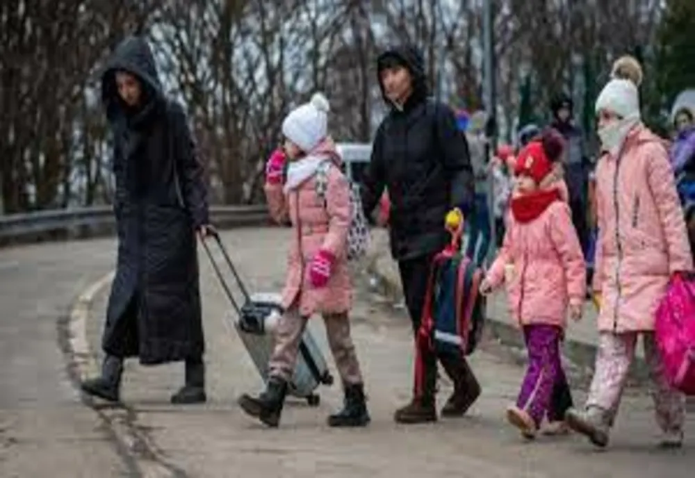 Ministrul Educaţiei, despre copiii refugiaţi din Ucraina: Datoria noastră este să le asigurăm condiţiile pentru a învăţa