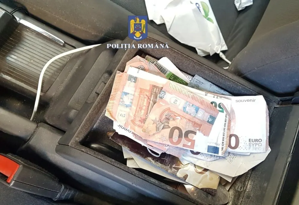 Trei persoane arestate pentru punerea în circulație de bancnote false