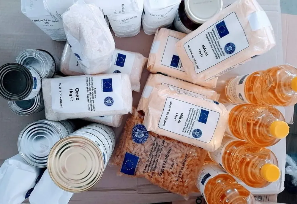 Începe distribuirea produselor alimentare pentru persoanele defavorizate. Iată programul după care se desfășoară activitatea