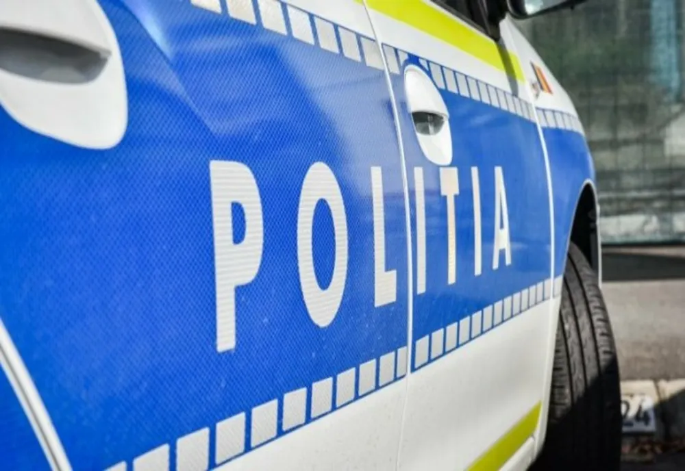 Un minor de 16 ani s-a ales cu dosar penal după ce a fost prins la volanul unui autoturism