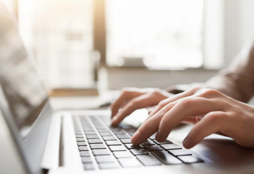 ROMÂNIA, CODAȘĂ ÎN UNIUNEA EUROPEANĂ LA FOLOSIREA INTERNETULUI PENTRU EDUCAȚIE