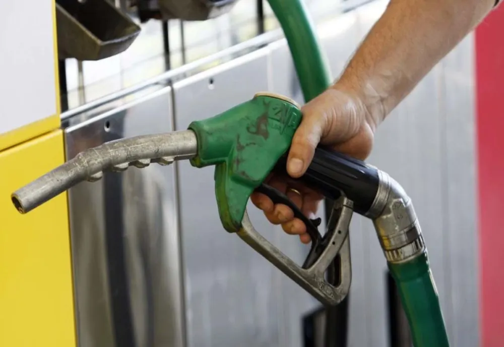 Benzina a ajuns iar la 7 lei! Prețul la pompă s-a scumpit de 7 ori de la începutul anului