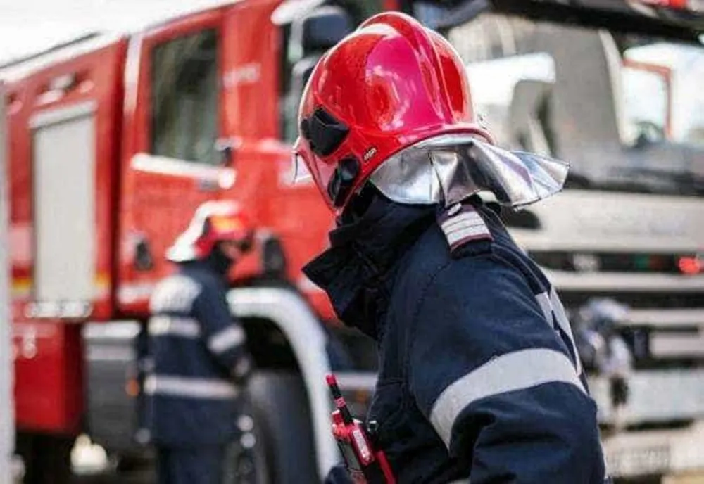 Botoșani. Un bărbat a murit, iar soția sa a fost grav rănită, după ce le-a luat foc casa