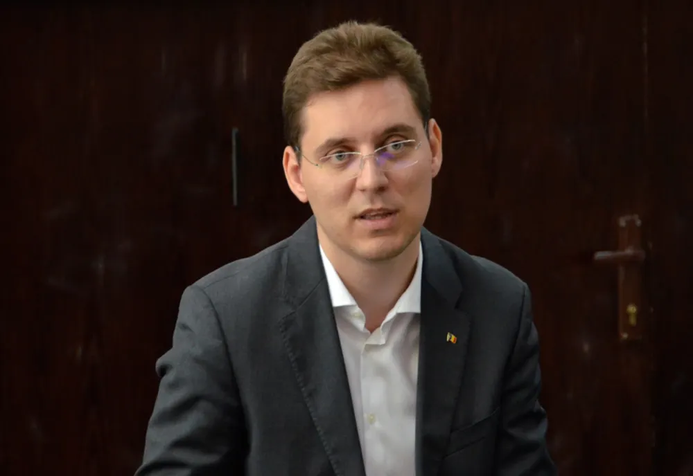 VICTOR NEGRESCU: TREBUIE SĂ NE MIŞCĂM MAI REPEDE ÎN IMPLEMENTAREA PROIECTELOR EUROPENE, SĂ NU PIERDEM BANII