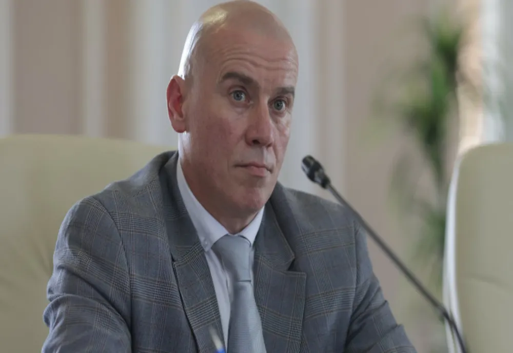 MINISTRUL CULTURII: TĂIEREA SPORURILOR „OTOVA” E LA FEL DE FRUSTRANTĂ CA ACORDAREA LOR LA GRĂMADĂ