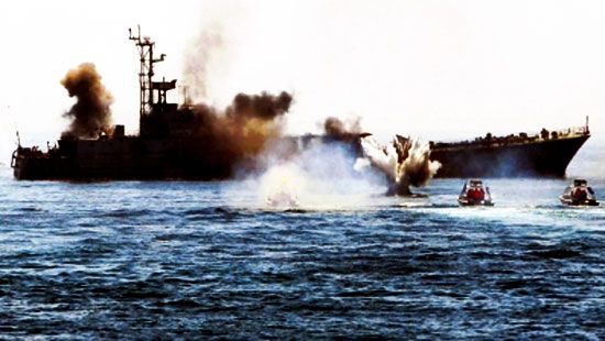 Iranul deschide tranzitul în Strâmtoarea Ormuz pentru navele cu bunuri esențiale