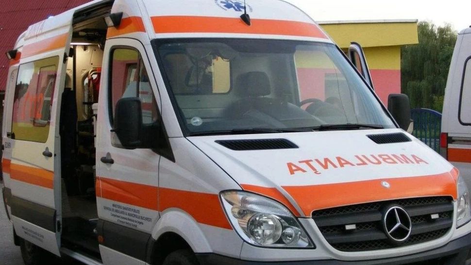 Tragedie la Botoșani: o mamă de 29 de ani a murit în fața școlii, sub privirile copilului pe care venise să-l ia