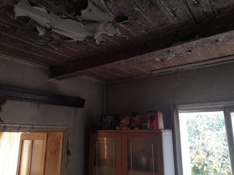 Gospodărie cuprinsă de flăcări la Vlădeni, 20 de pompieri și voluntari au intervenit timp de trei ore