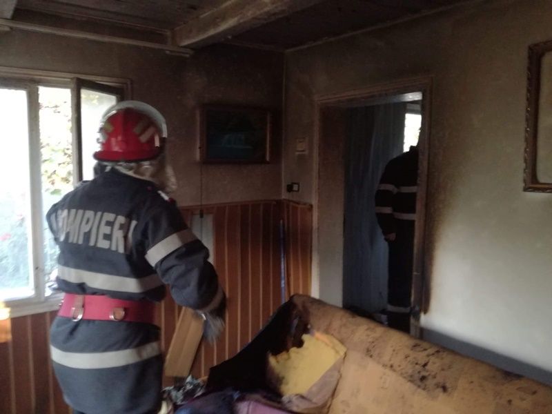Incendiu în comuna Avrămeni. O femeie de 82 de ani a fost găsită decedată