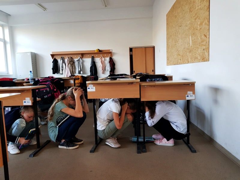 Simulare de cutremur la un liceu din Botoșani FOTO