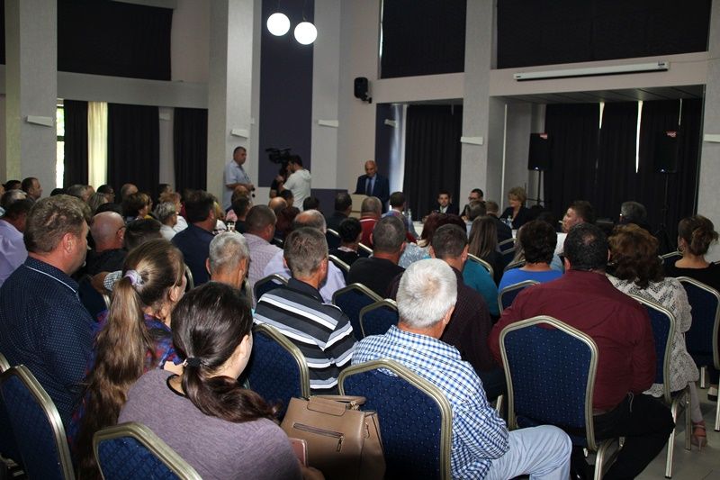 Ponta și-a lansat partidul la Botoșani. Un deputat și un fost deputat, un fost subprefect, doi primari un fost viceprimar la Pro România FOTO