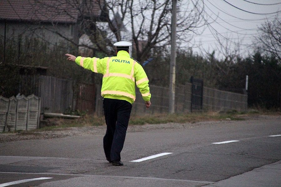 Acțiune a polițiștilor în orașul Darabani. 50 de sancțiuni într-o zi