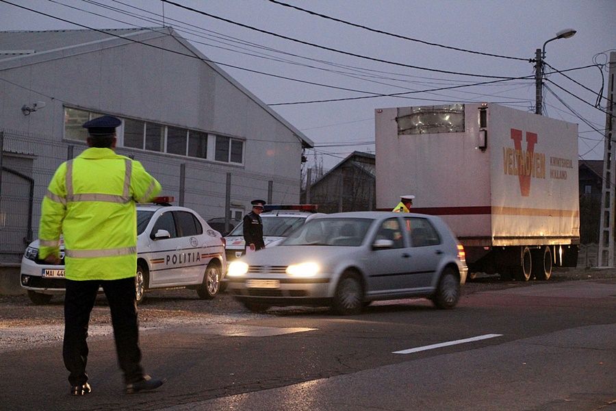 Botoșănean anchetat după ce soția lui a sunat la 112